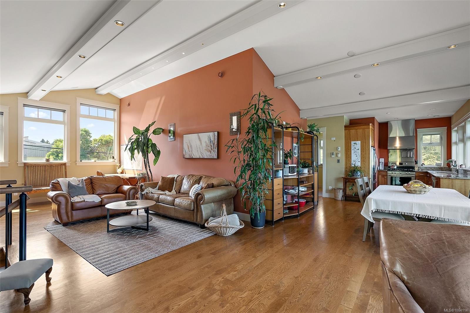 2751 Shoreline Dr, View Royal, BC