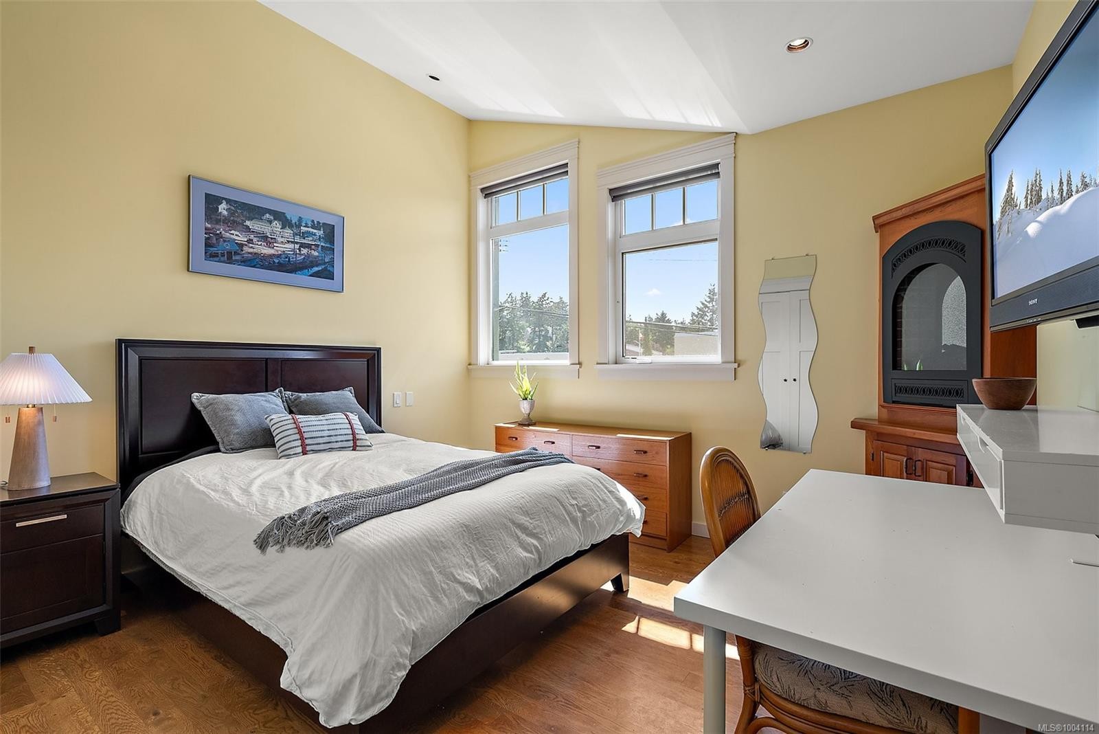 2751 Shoreline Dr, View Royal, BC