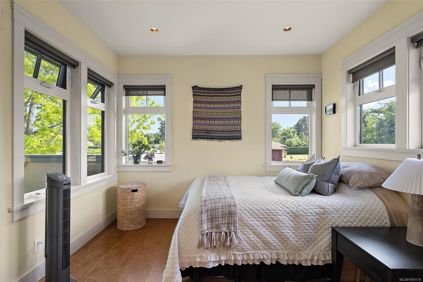 2751 Shoreline Dr, View Royal, BC