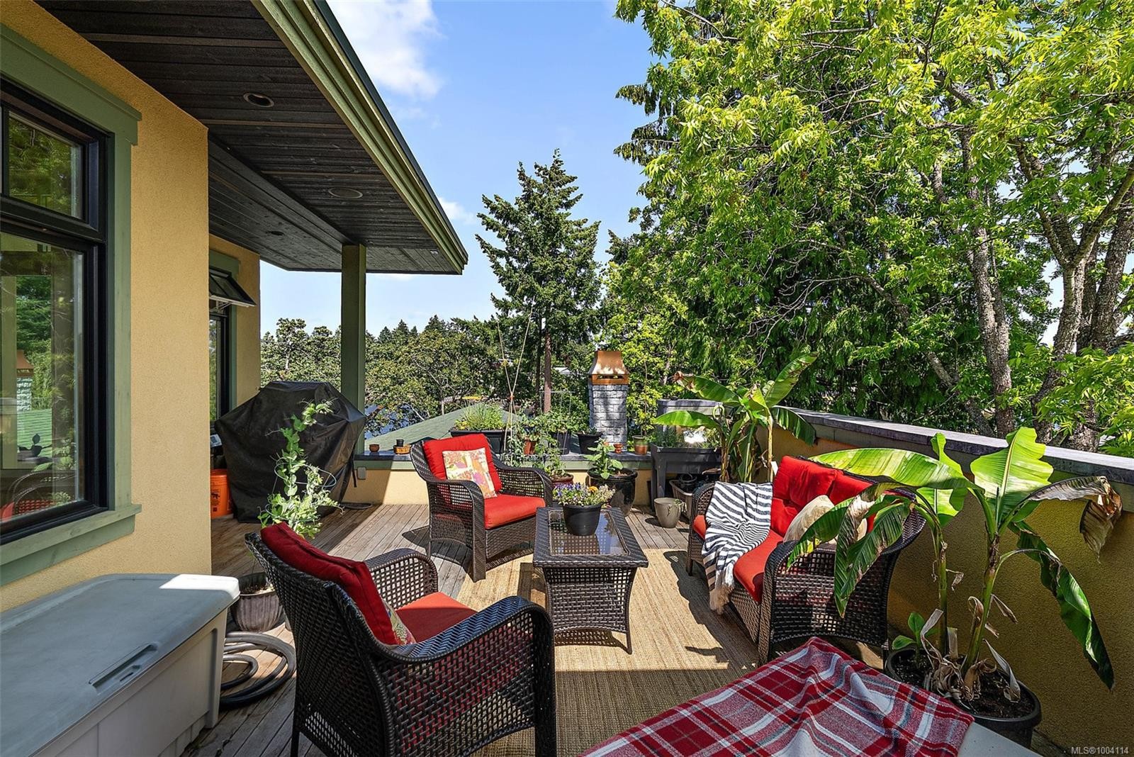 2751 Shoreline Dr, View Royal, BC