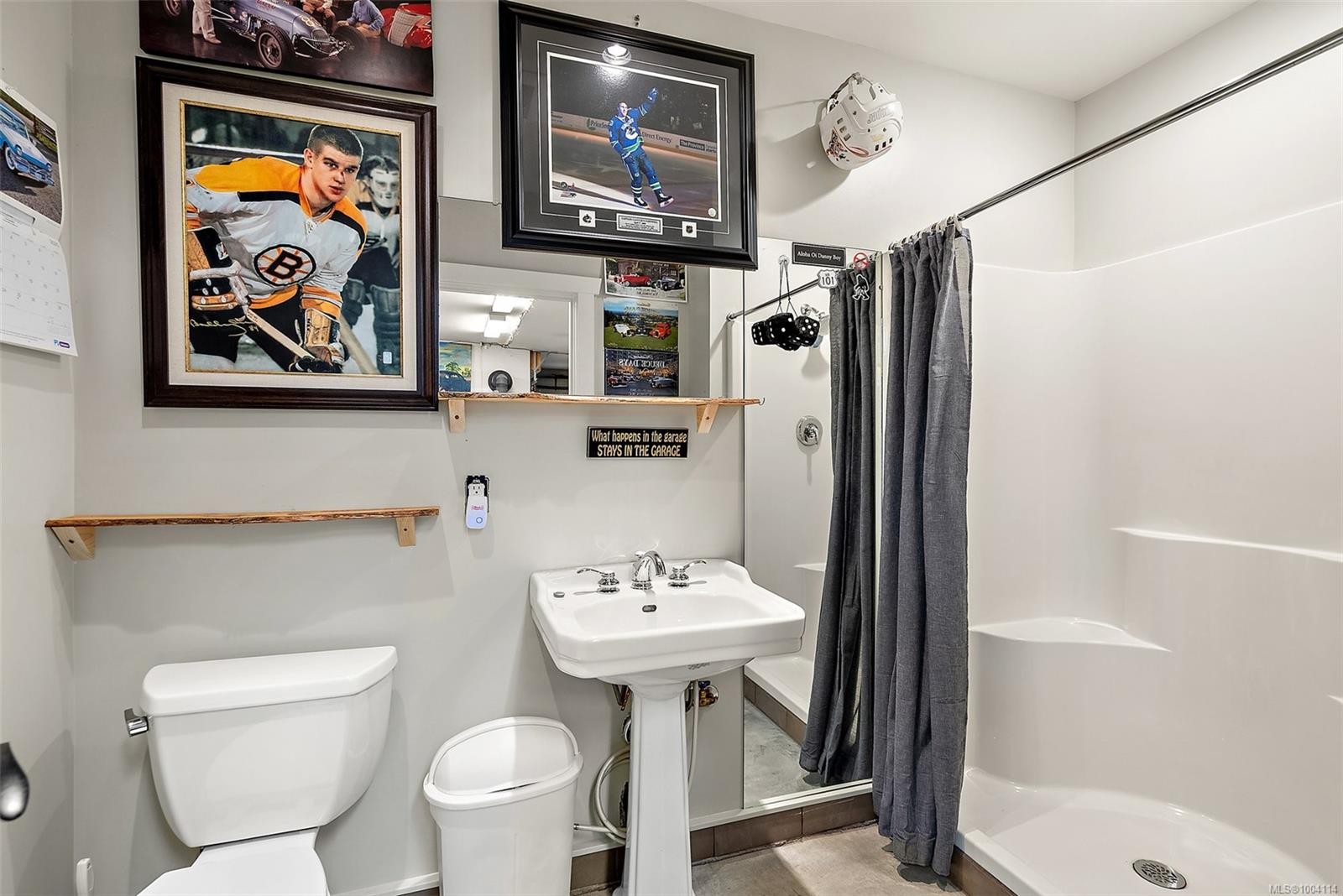 2751 Shoreline Dr, View Royal, BC