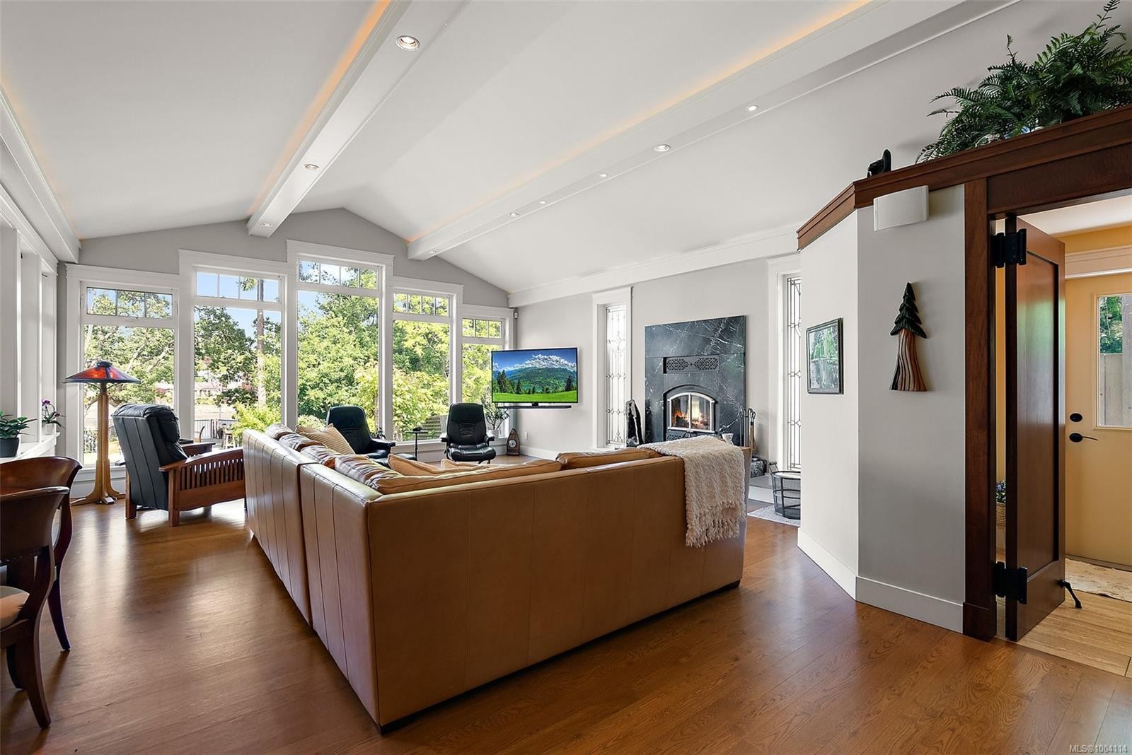 2751 Shoreline Dr, View Royal, BC