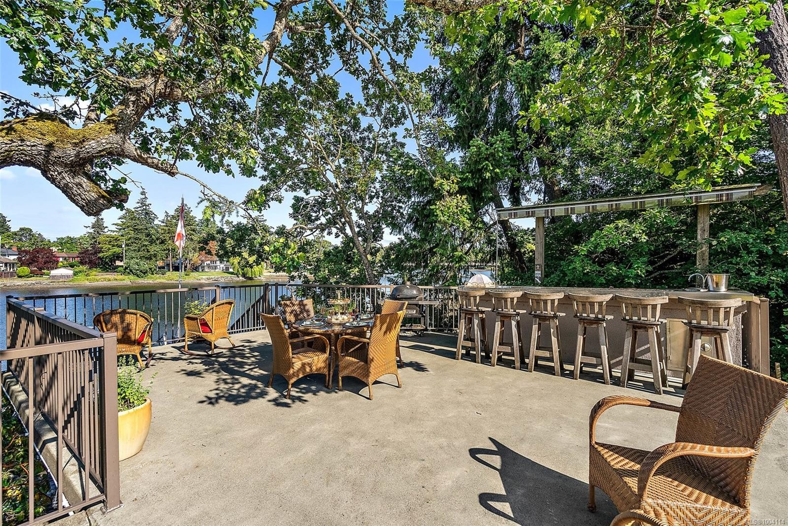 2751 Shoreline Dr, View Royal, BC