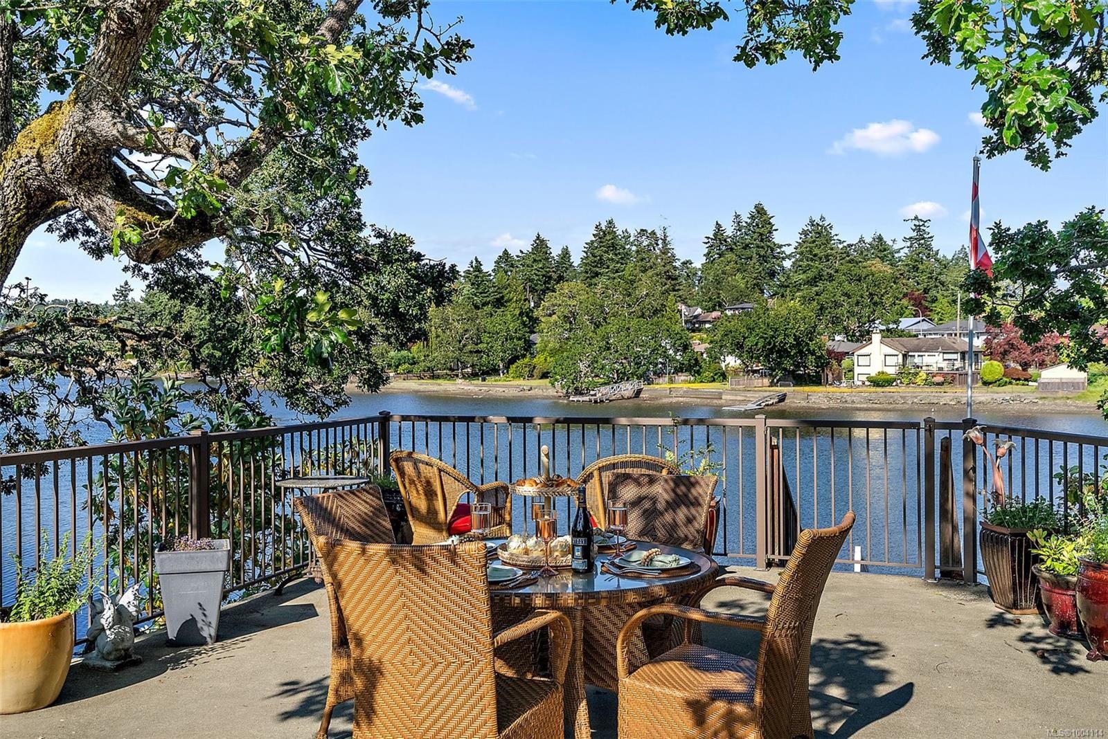 2751 Shoreline Dr, View Royal, BC