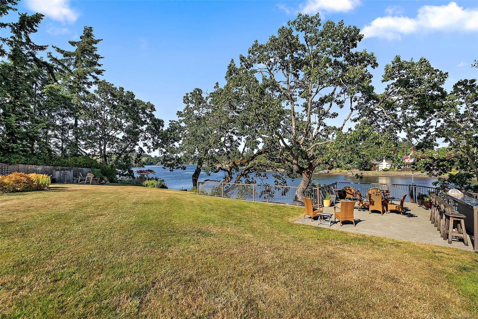 2751 Shoreline Dr, View Royal, BC