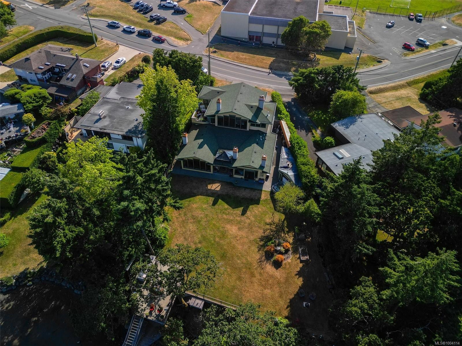 2751 Shoreline Dr, View Royal, BC