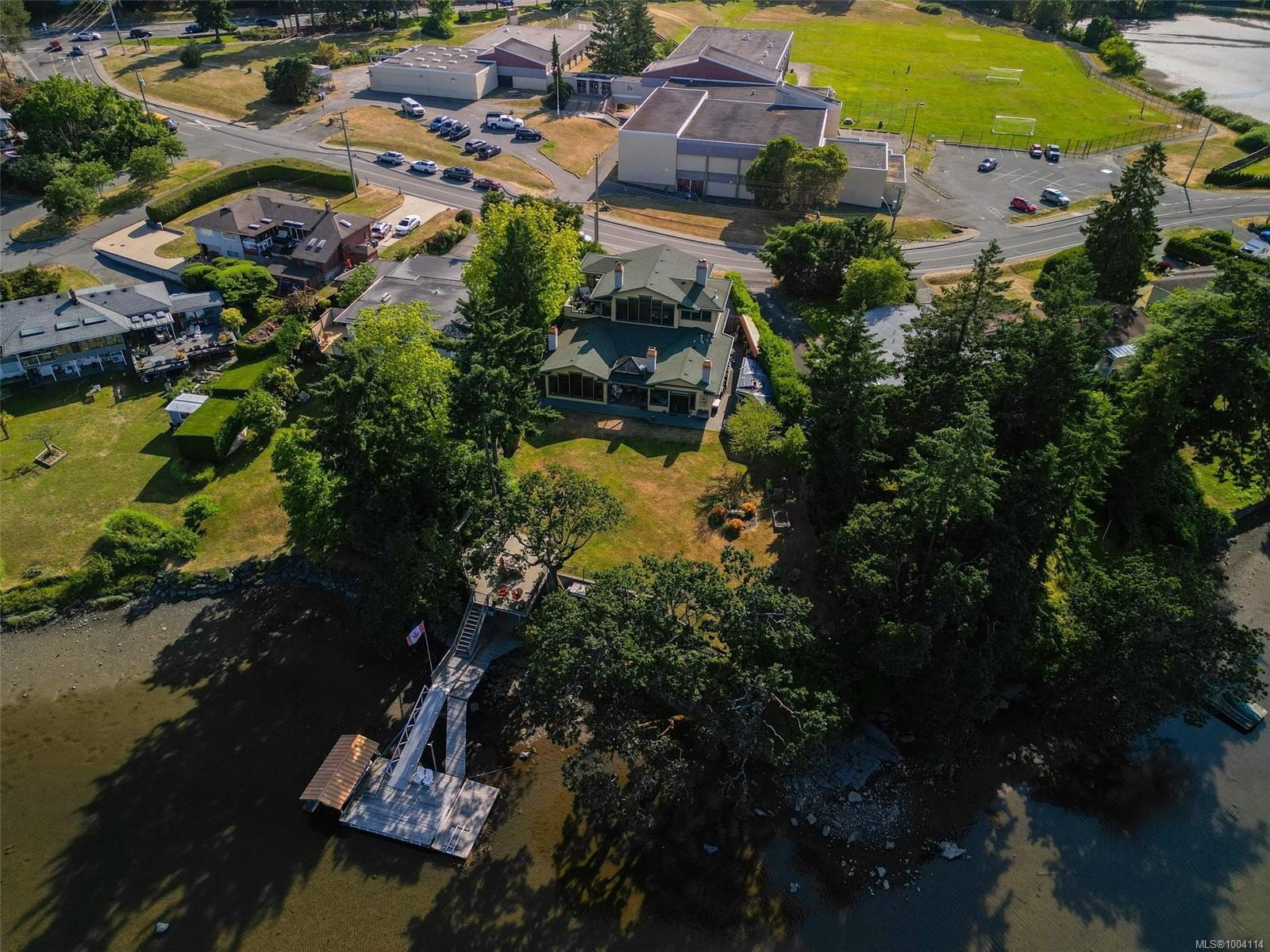 2751 Shoreline Dr, View Royal, BC