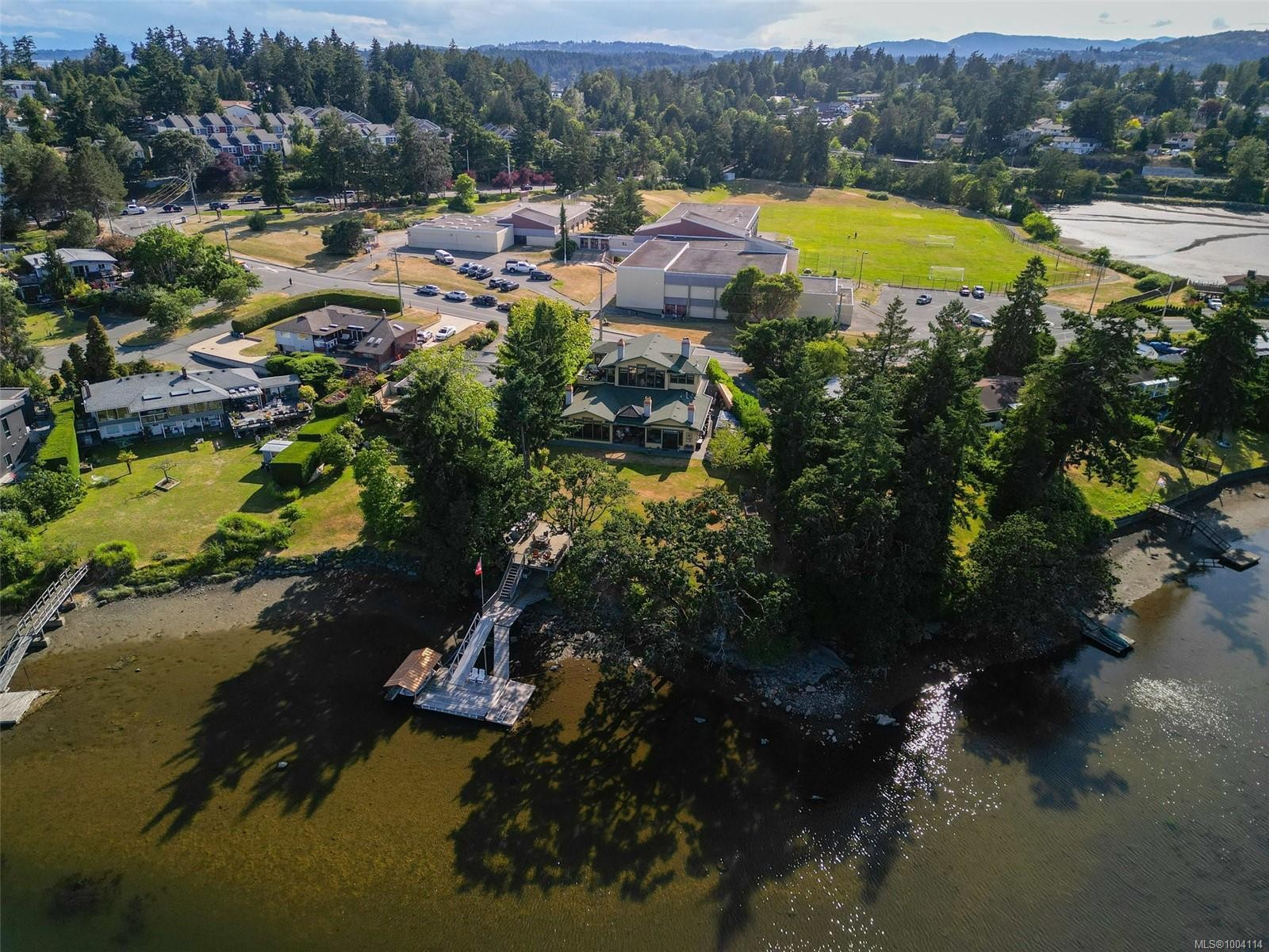 2751 Shoreline Dr, View Royal, BC