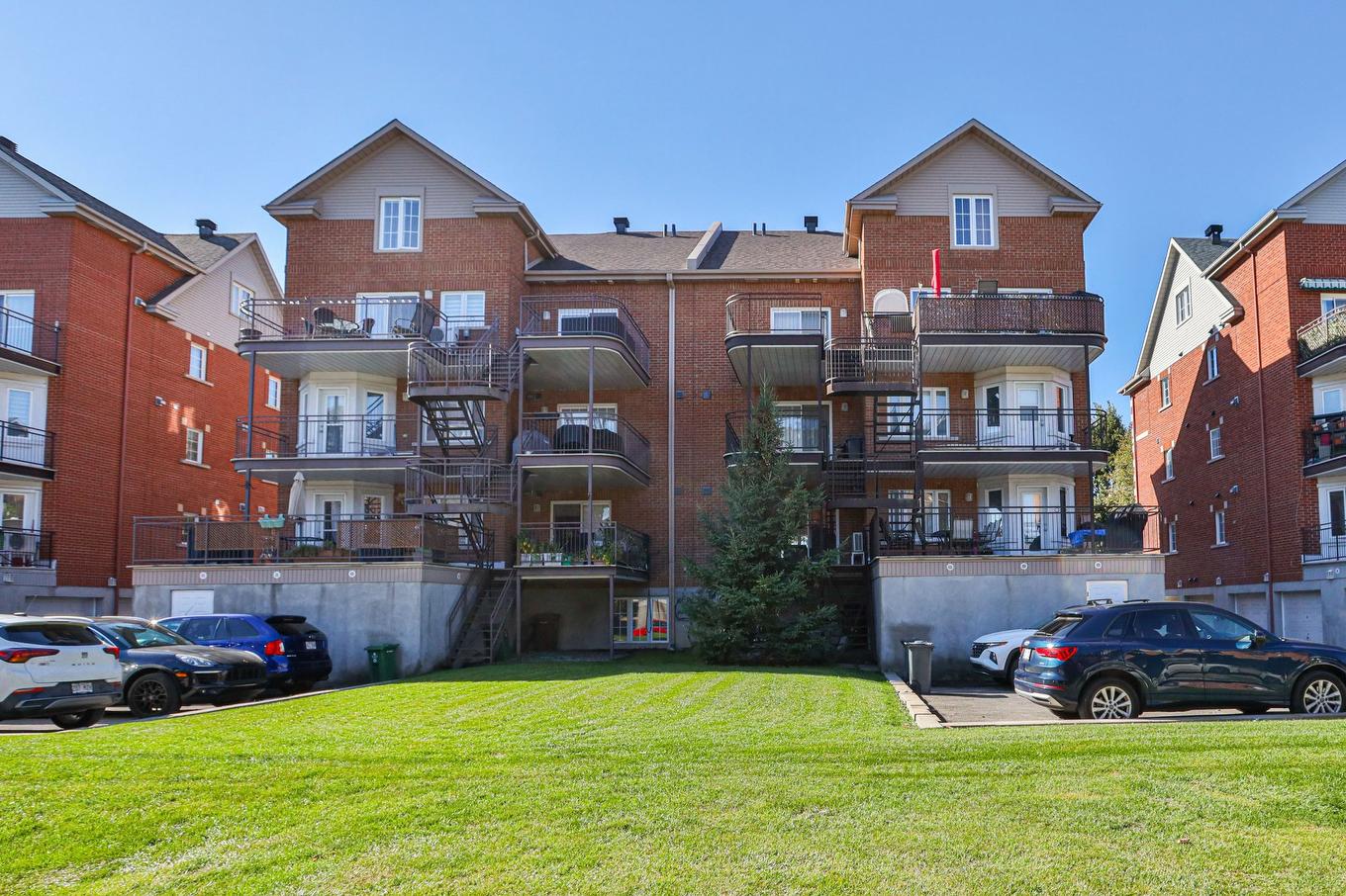 Backyard - 2336 Rue Harriet-Quimby, Montréal (Saint-Laurent), QC - Outdoor