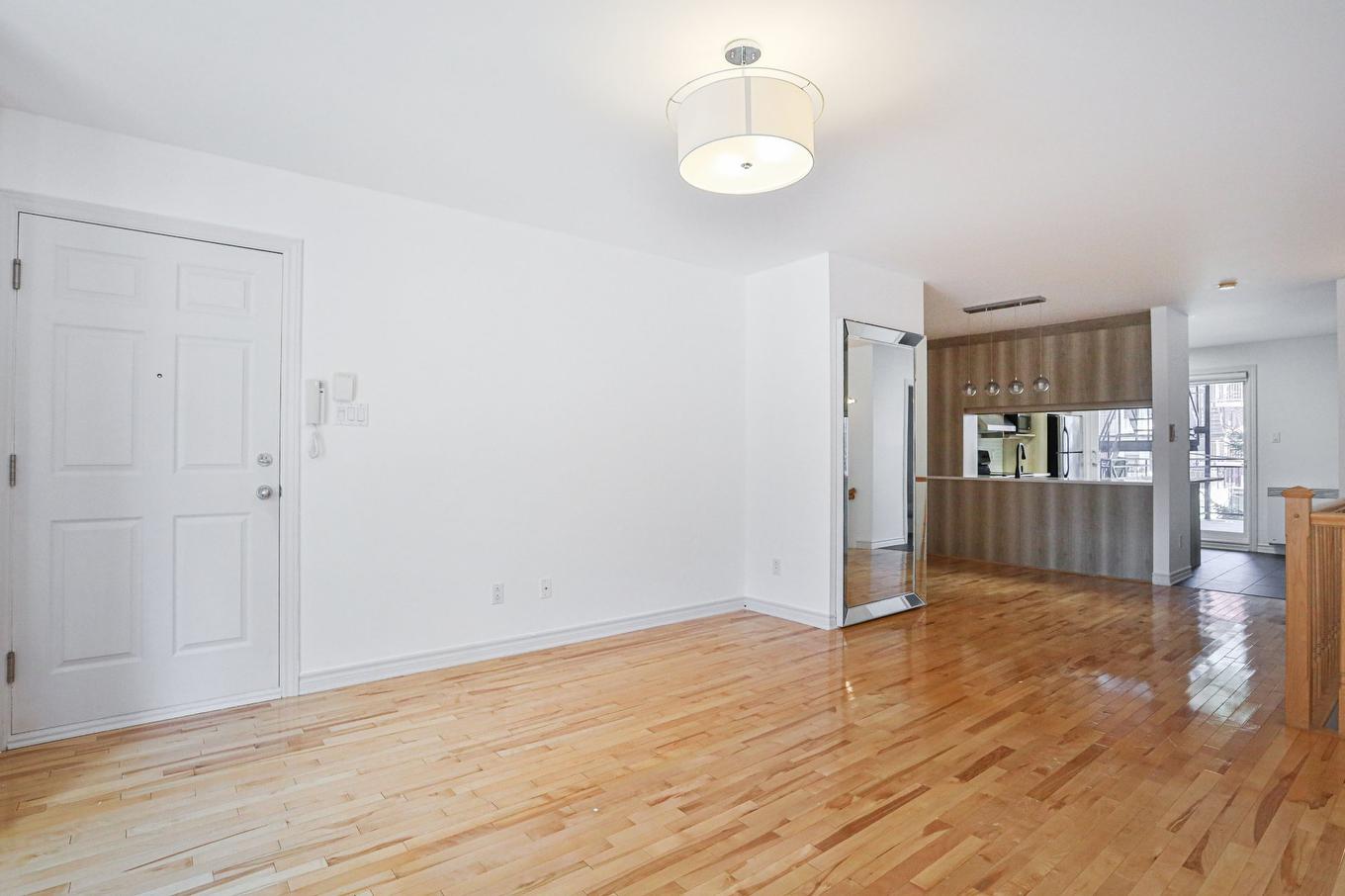 Living room - 2336 Rue Harriet-Quimby, Montréal (Saint-Laurent), QC - Indoor Photo Showing Other Room