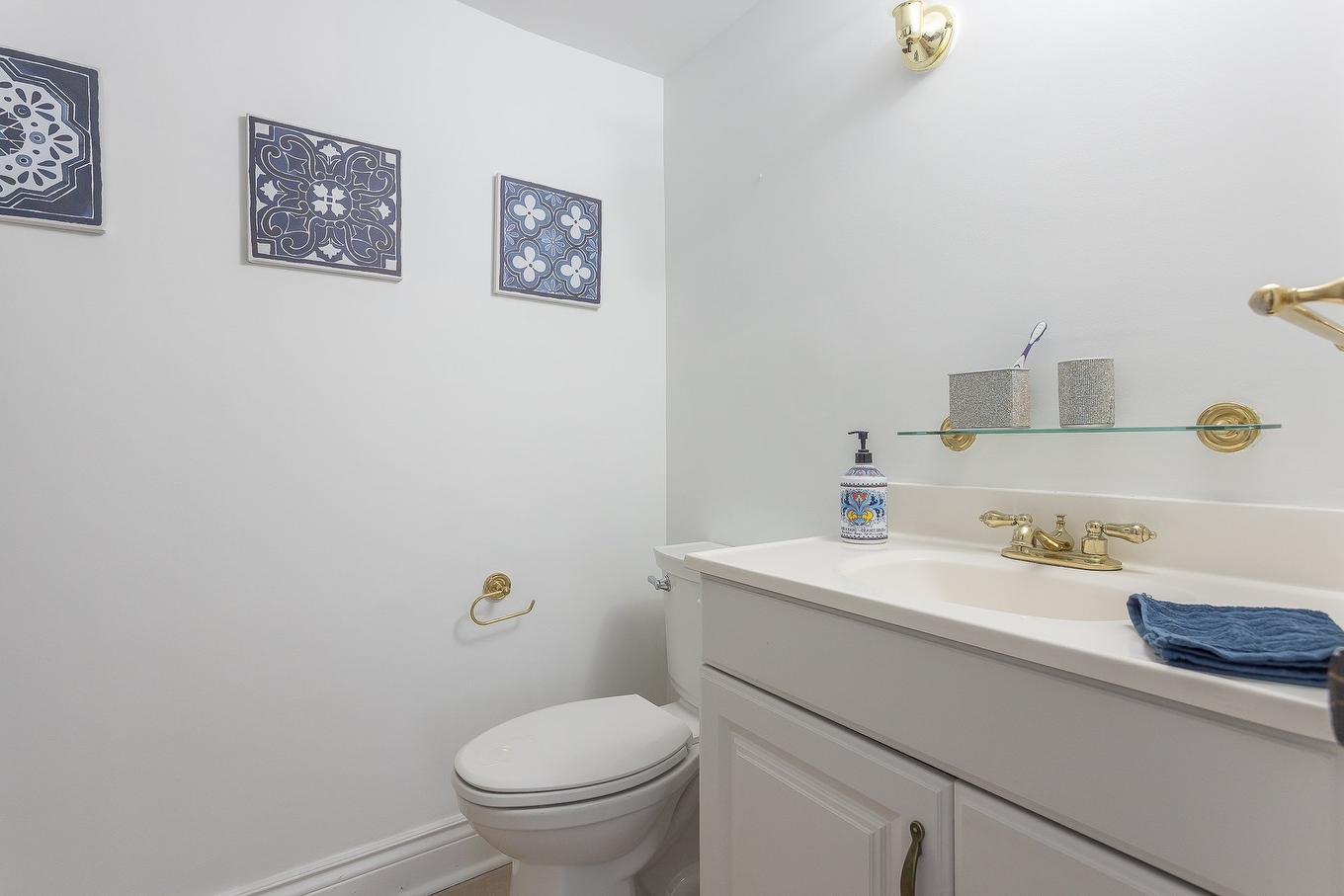 Powder room - 1010-3480 Rue Simpson, Montréal (Ville-Marie), QC - Indoor Photo Showing Bathroom