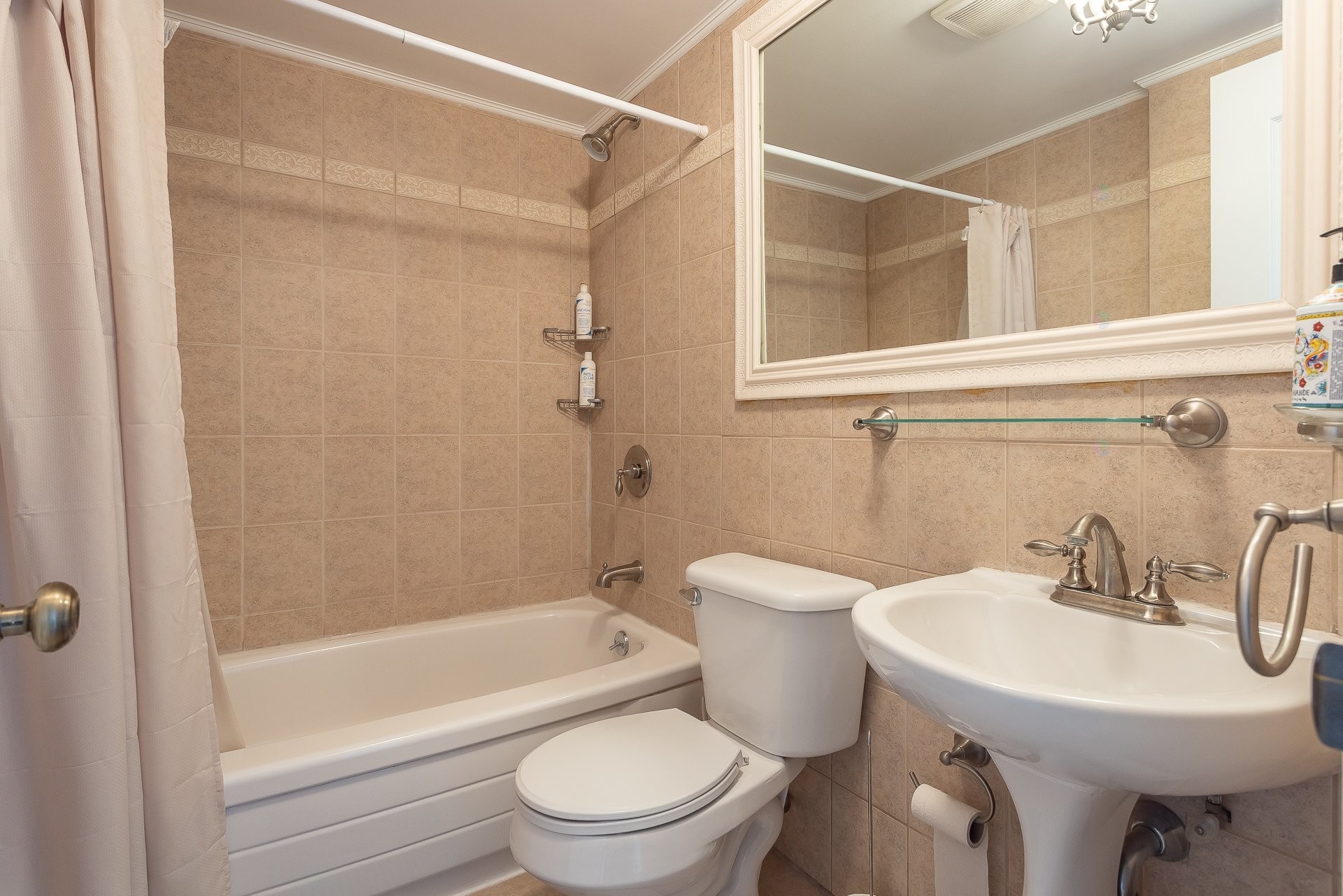 Bathroom - 1010-3480 Rue Simpson, Montréal (Ville-Marie), QC - Indoor Photo Showing Bathroom