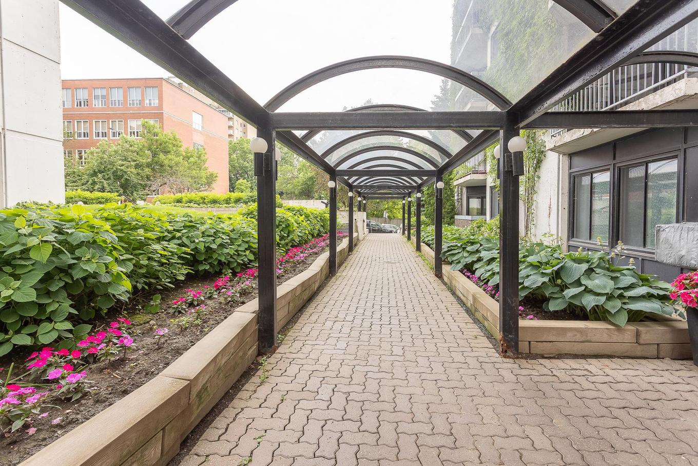 Exterior entrance - 1010-3480 Rue Simpson, Montréal (Ville-Marie), QC - Outdoor