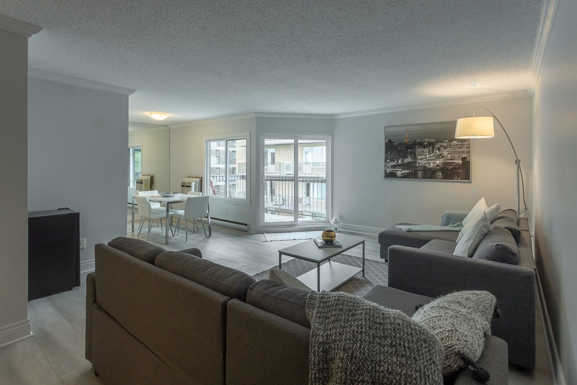 Living Room - 1010-3480 Rue Simpson, Montréal (Ville-Marie), QC - Indoor Photo Showing Living Room