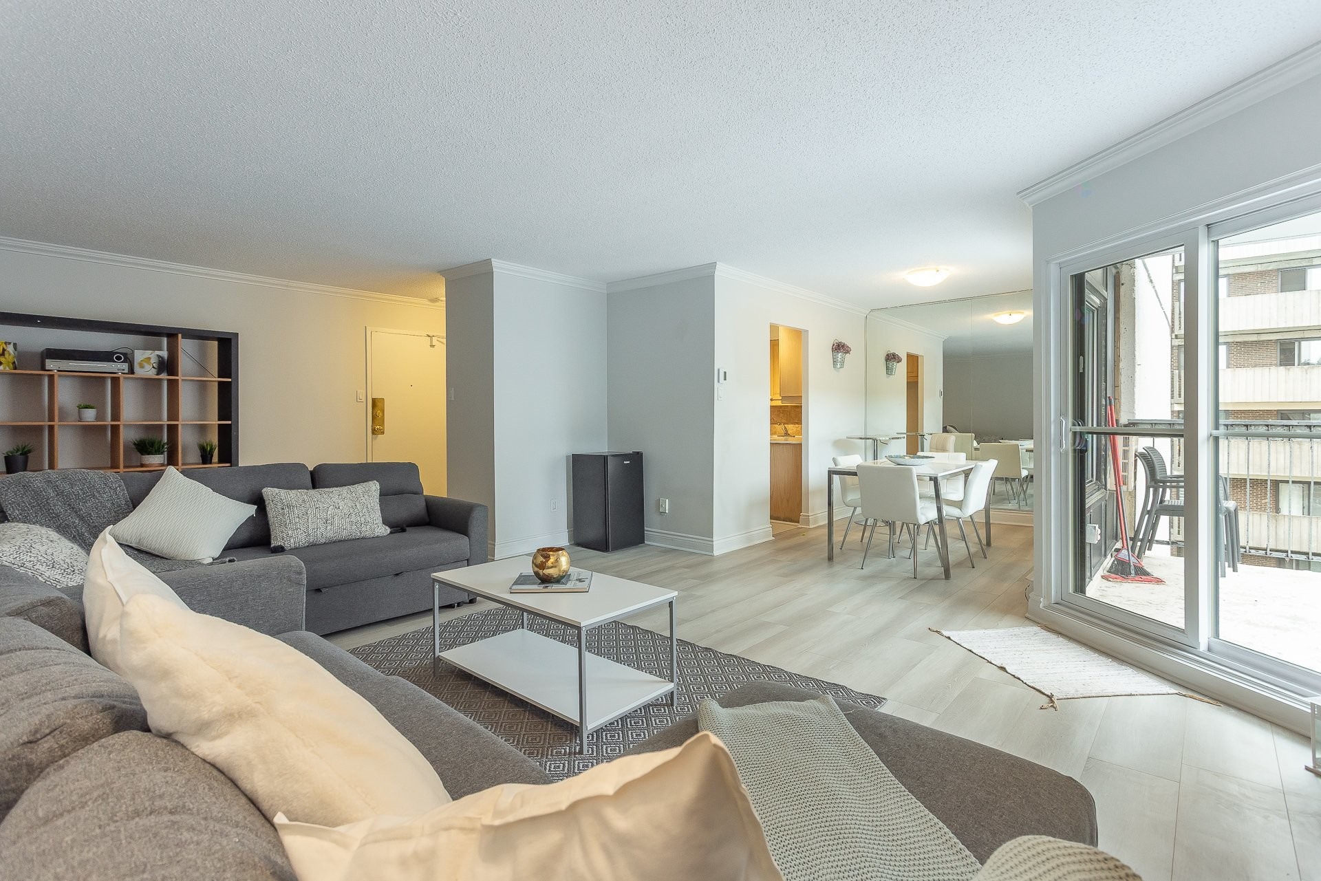Living Room - 1010-3480 Rue Simpson, Montréal (Ville-Marie), QC - Indoor Photo Showing Living Room