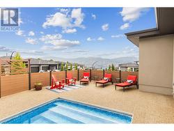 Easy steps into pool. -