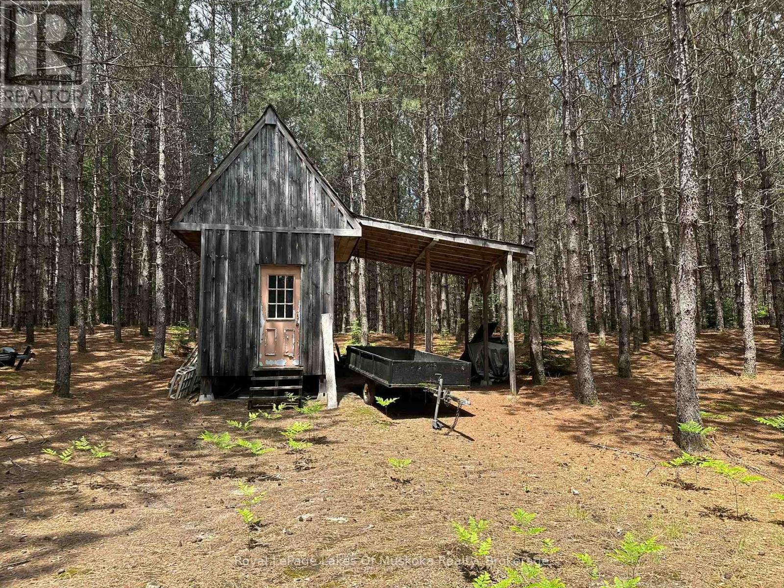 Storage Shed with Lean-To - 1958 518 Highway, Mcmurrich/Monteith (Sprucedale), ON - Outdoor