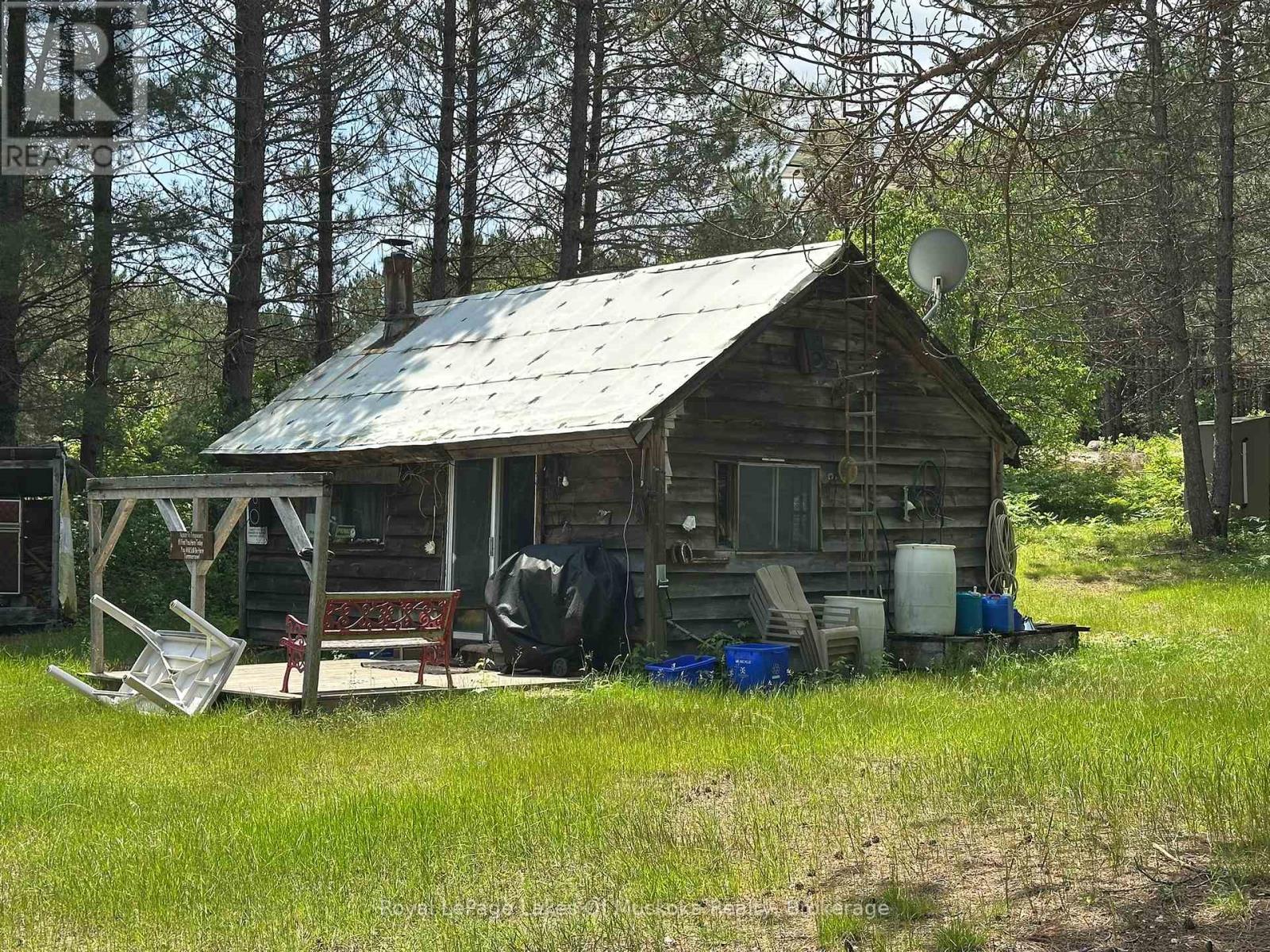 Main, Two Bedroom Cabin with Gas Stovetop - 1958 518 Highway, Mcmurrich/Monteith (Sprucedale), ON - Outdoor