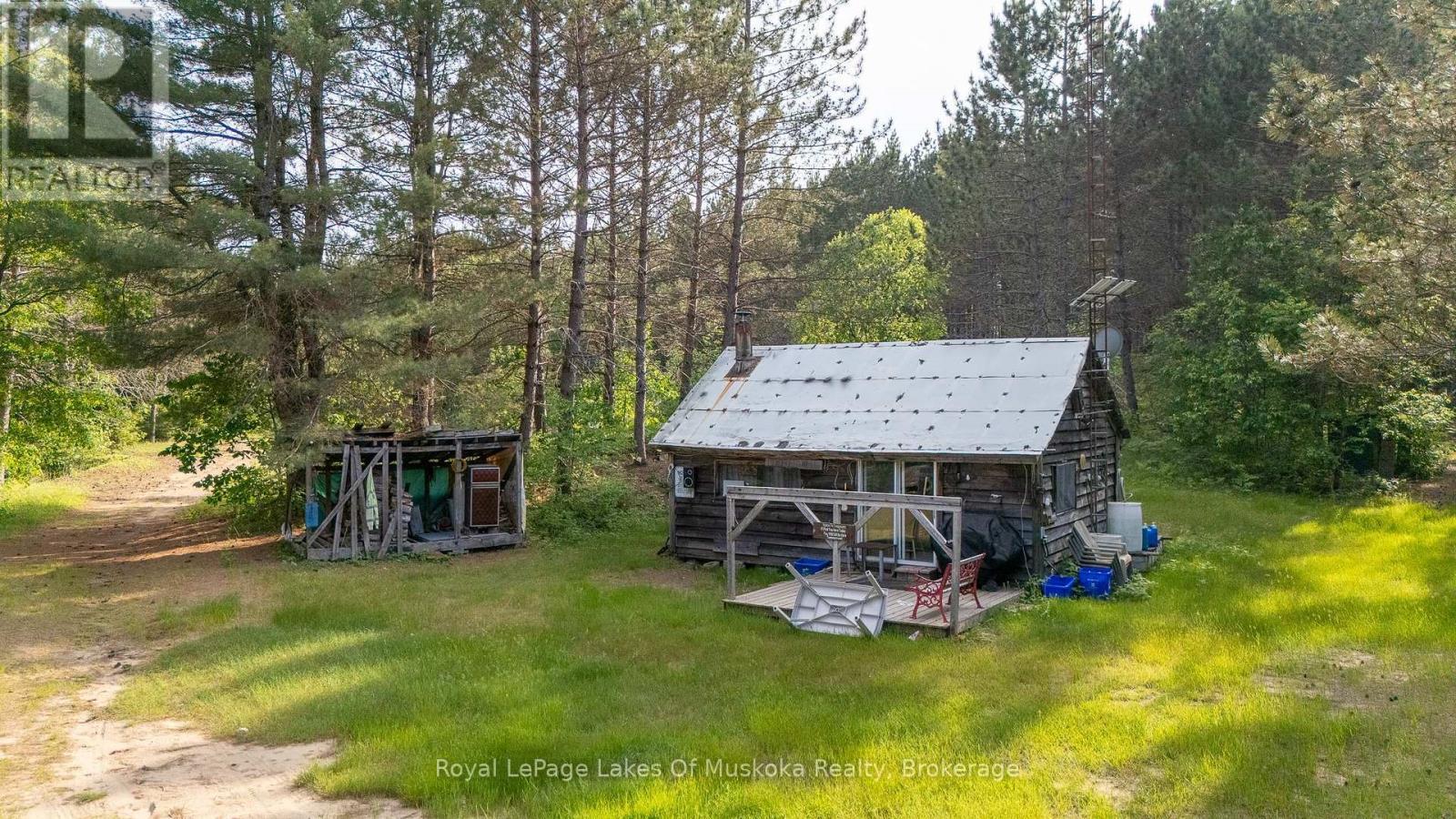 Cabin Has Solar Panels - 1958 518 Highway, Mcmurrich/Monteith (Sprucedale), ON - Outdoor