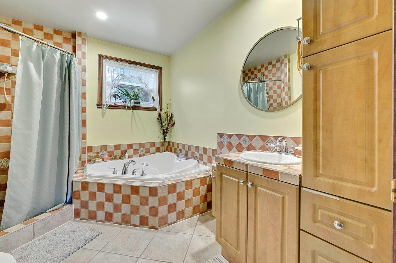 Salle de bains - 22 Rue Daniel, Saint-Sauveur, QC - Indoor Photo Showing Bathroom