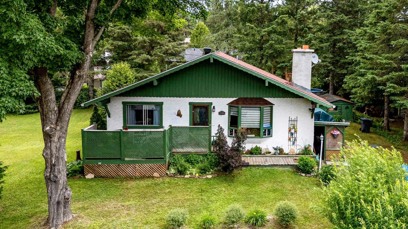 Façade - 22 Rue Daniel, Saint-Sauveur, QC - Outdoor