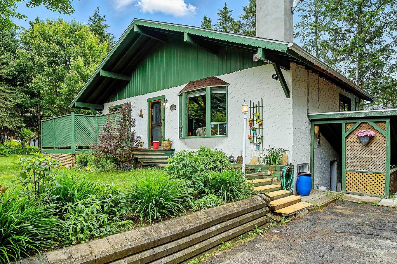 Façade - 22 Rue Daniel, Saint-Sauveur, QC - Outdoor