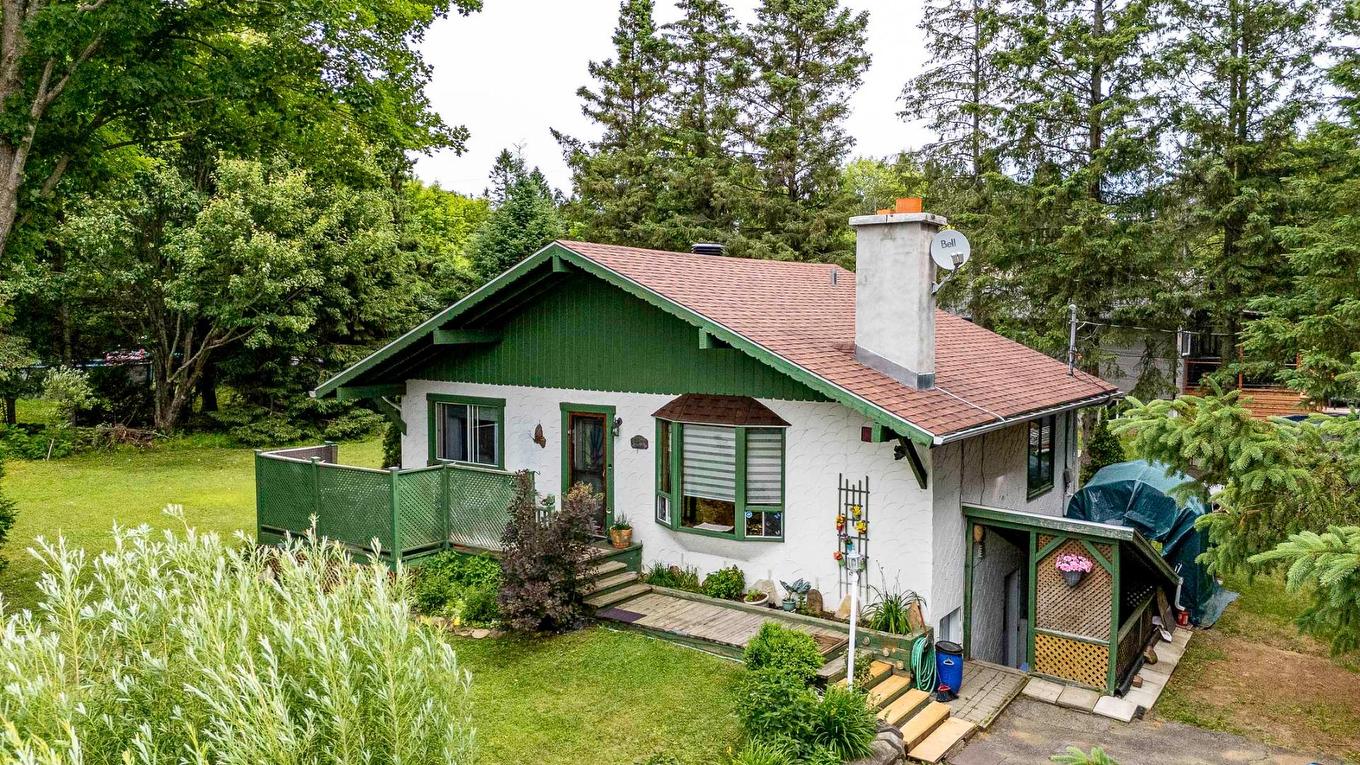 Façade - 22 Rue Daniel, Saint-Sauveur, QC - Outdoor