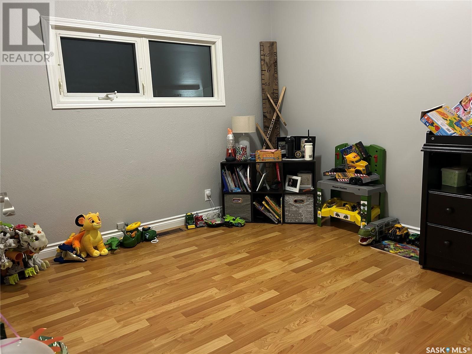 516 First Avenue E, Lampman, SK - Indoor