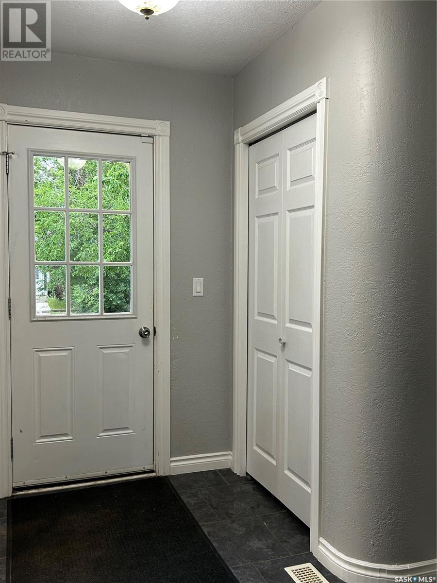 516 First Avenue E, Lampman, SK - Indoor Photo Showing Other Room