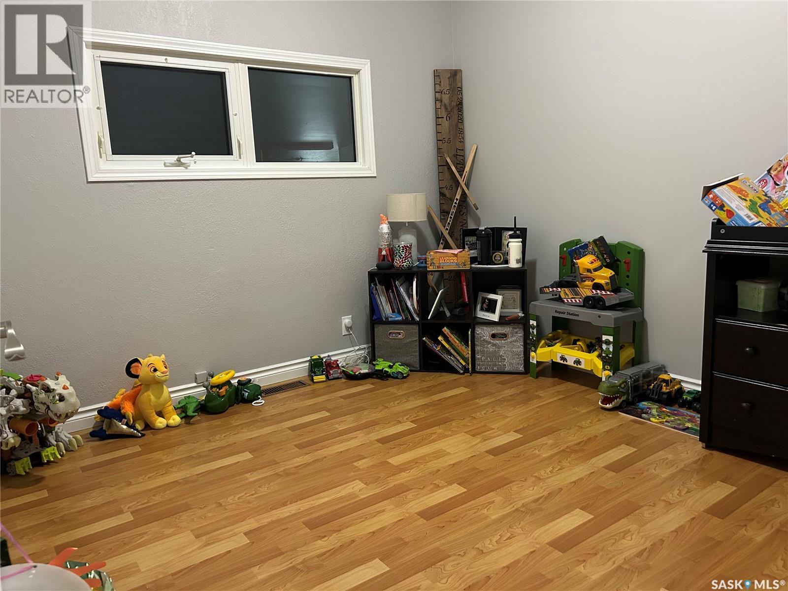 516 First Avenue E, Lampman, SK - Indoor