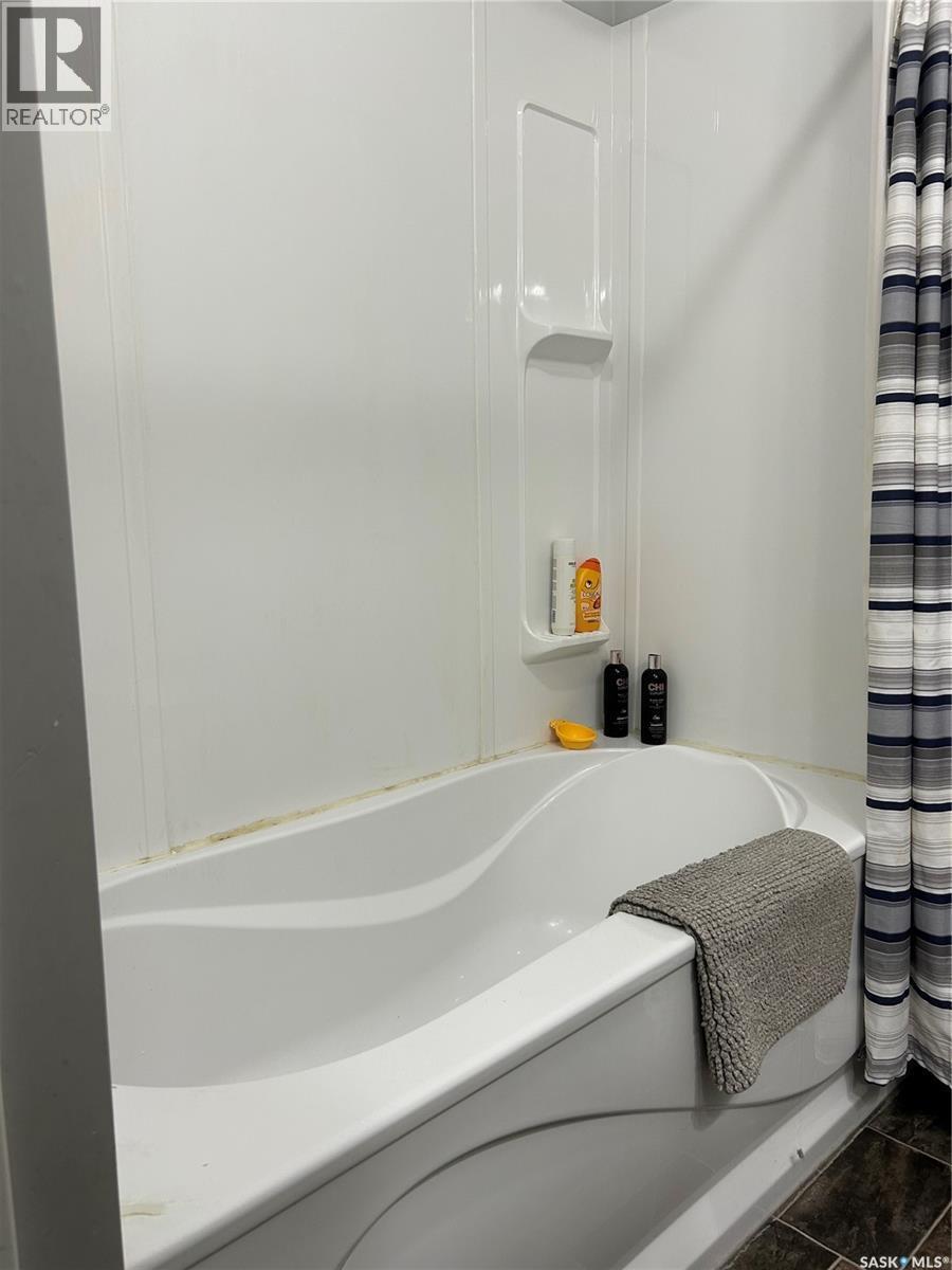 516 First Avenue E, Lampman, SK - Indoor Photo Showing Other Room