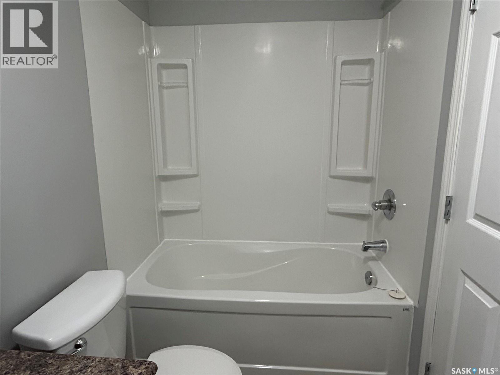 516 First Avenue E, Lampman, SK - Indoor Photo Showing Bathroom