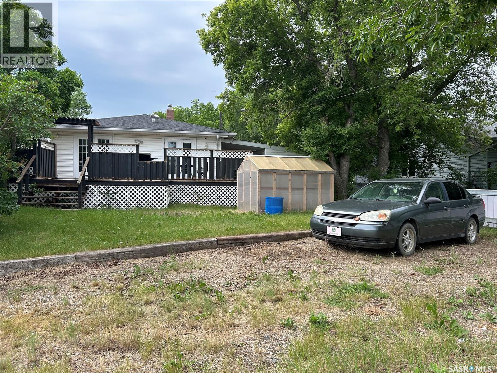 516 First Avenue E, Lampman, SK - Outdoor With Deck Patio Veranda