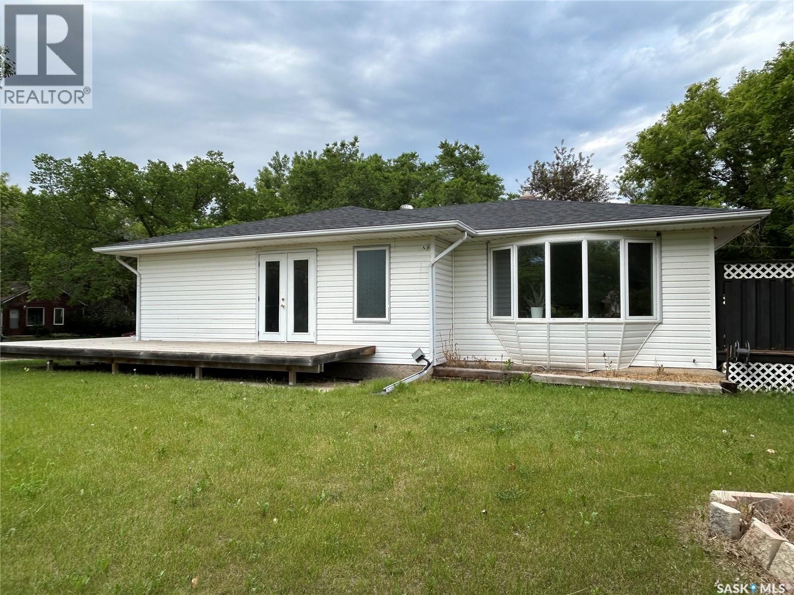 516 First Avenue E, Lampman, SK - Outdoor With Exterior