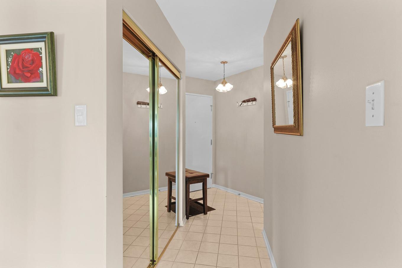 Hall - 202-13 Rue St-Laurent, Beauharnois, QC - Indoor Photo Showing Other Room