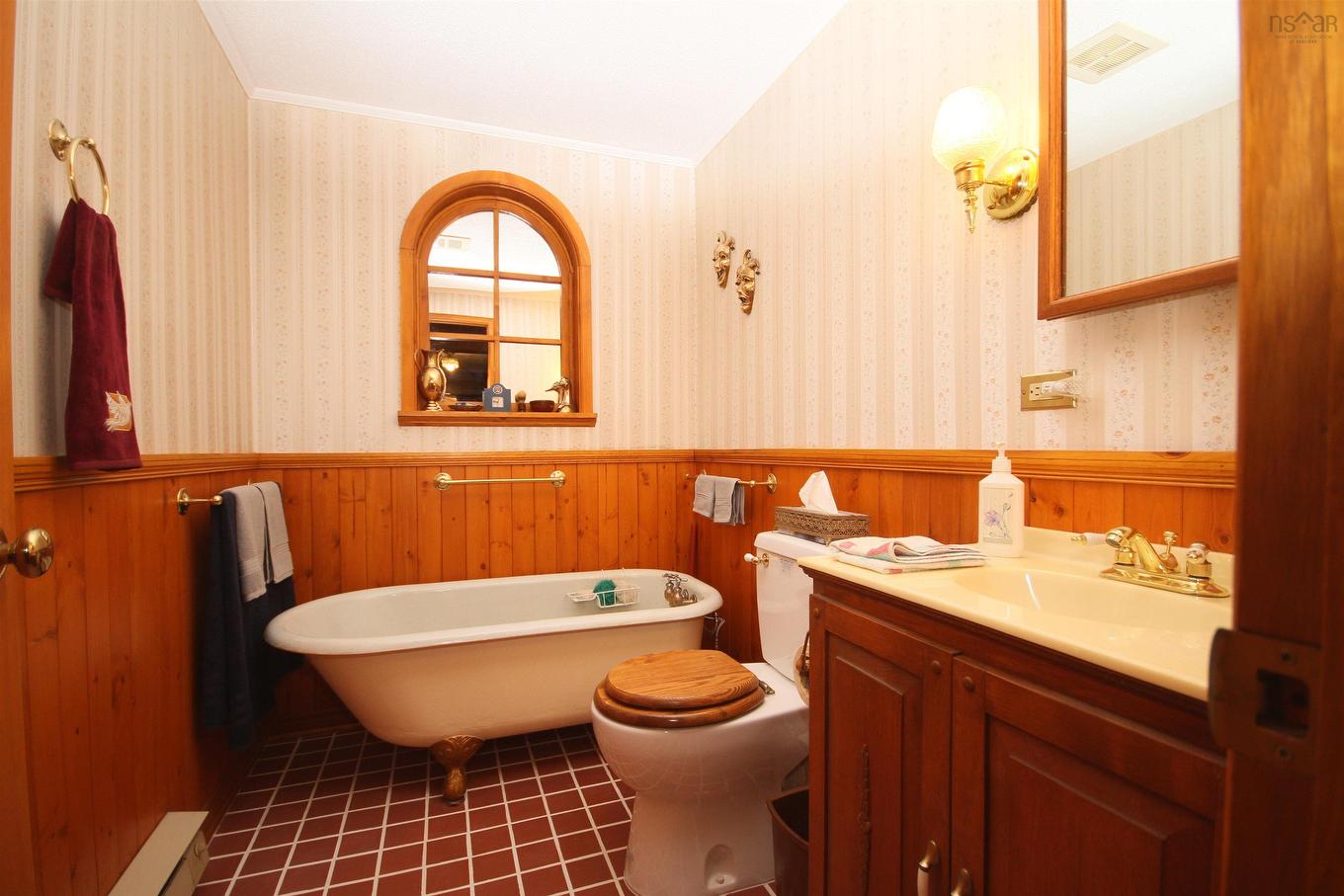 3817 Highway 206, Petit-De-Grat, NS