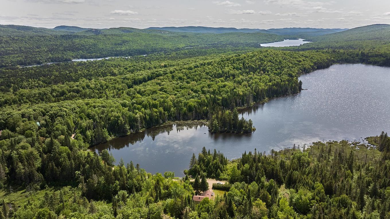 Photo aérienne - 81 Ch. Tong-Il-Ro, Saint-Donat, QC - Outdoor With Body Of Water With View