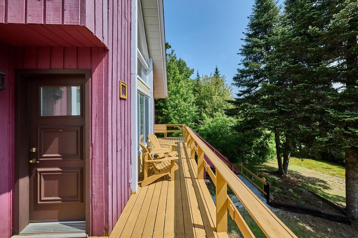 Balcon - 81 Ch. Tong-Il-Ro, Saint-Donat, QC - Outdoor With Exterior