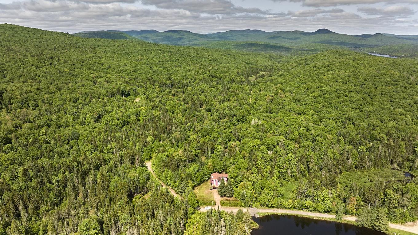 Photo aérienne - 81 Ch. Tong-Il-Ro, Saint-Donat, QC - Outdoor With View