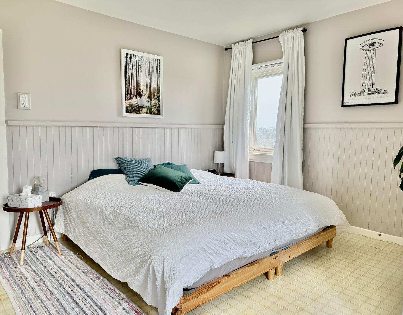 Primary bedroom - 25 Ch. Du Camping, Les Îles-De-La-Madeleine, QC - Indoor Photo Showing Bedroom