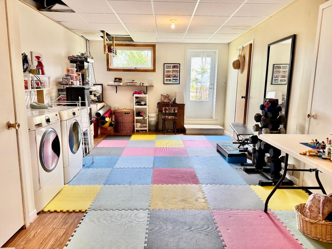 Basement - 25 Ch. Du Camping, Les Îles-De-La-Madeleine, QC - Indoor