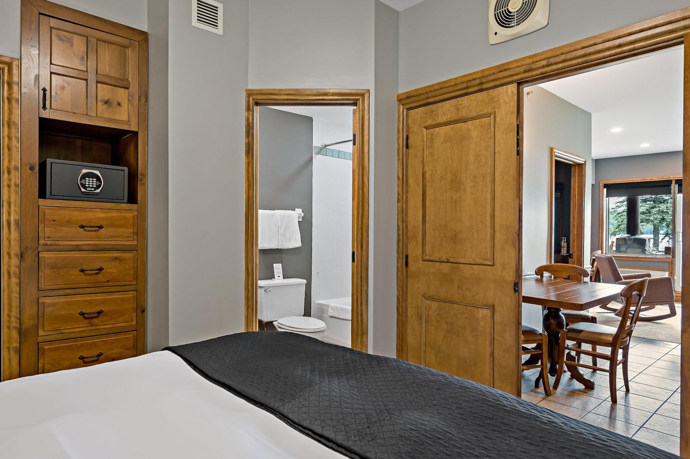 Bedroom - 26-2396 Rue Labelle, Mont-Tremblant, QC - Indoor Photo Showing Bedroom