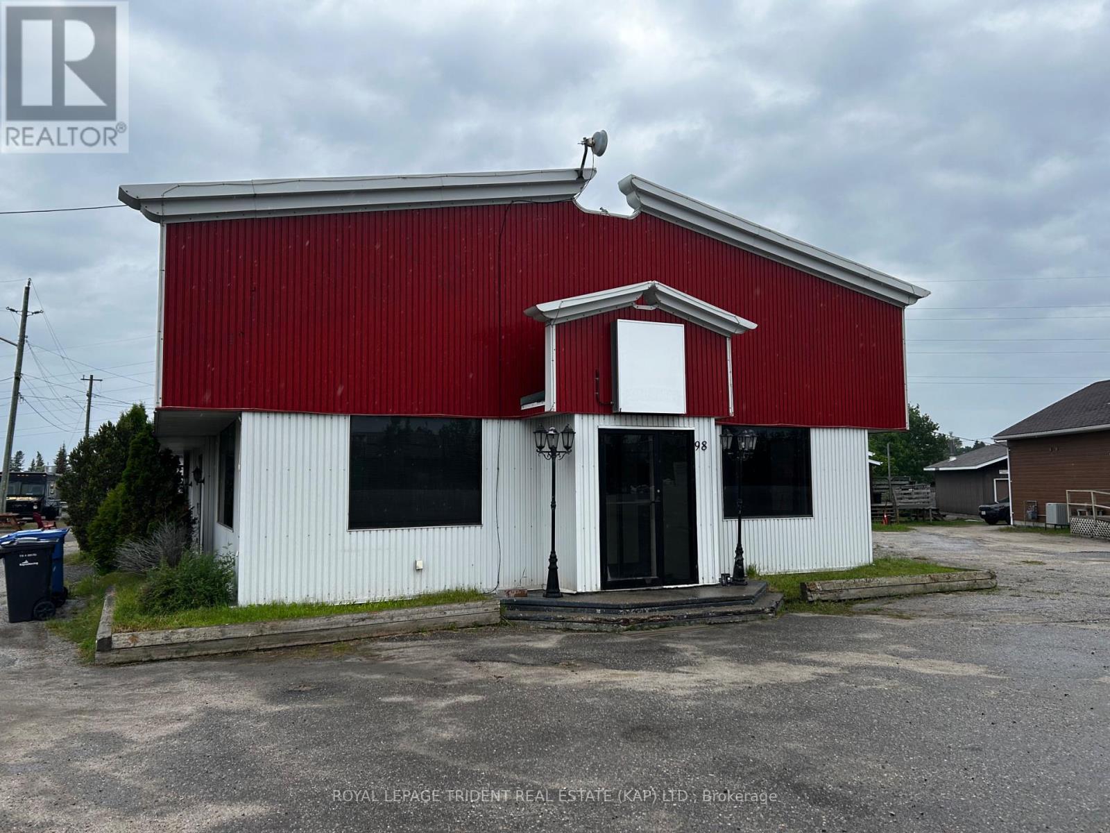 front view - 98 Government Road W, Kapuskasing, ON