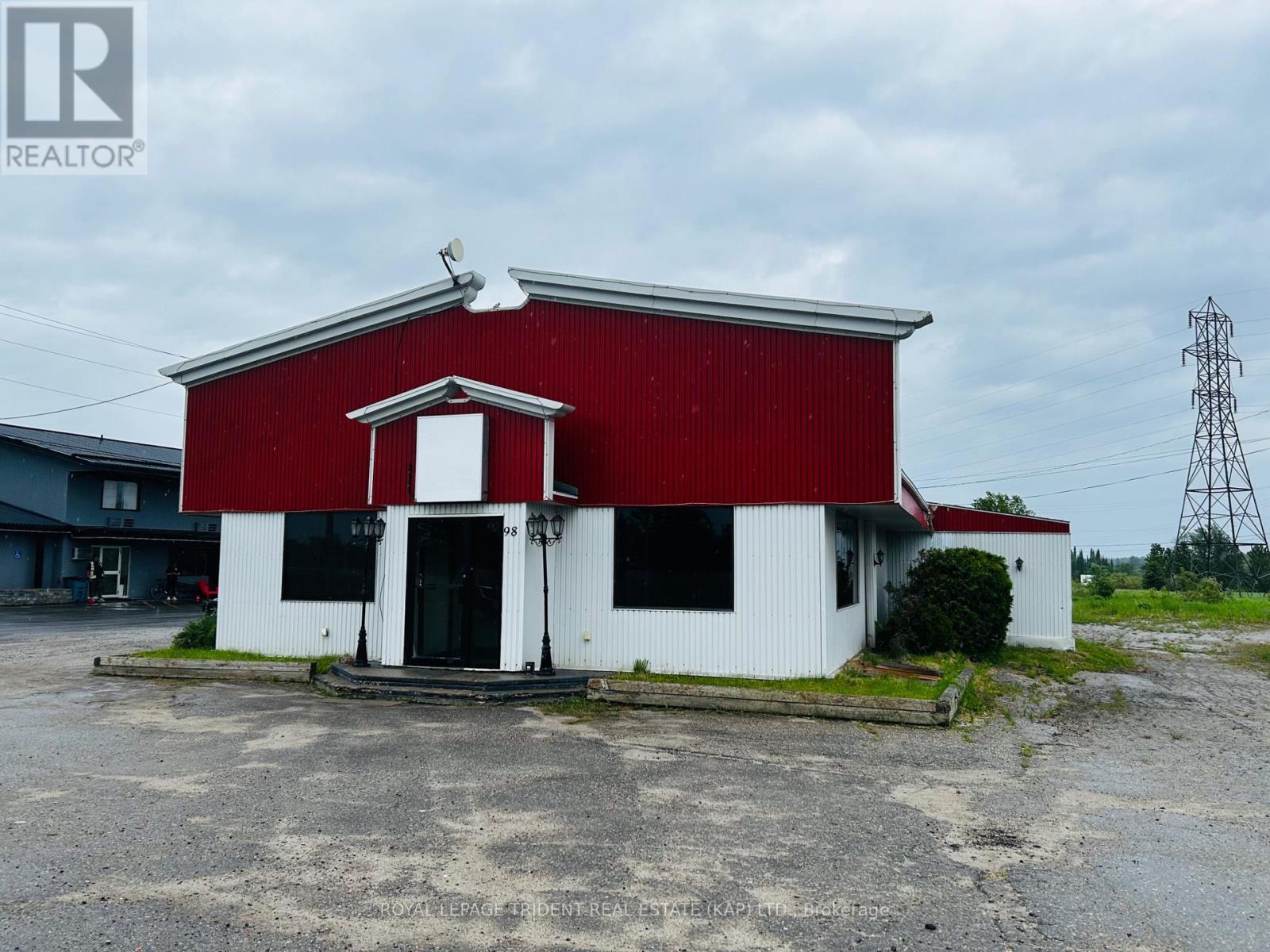 front view - 98 Government Road W, Kapuskasing, ON