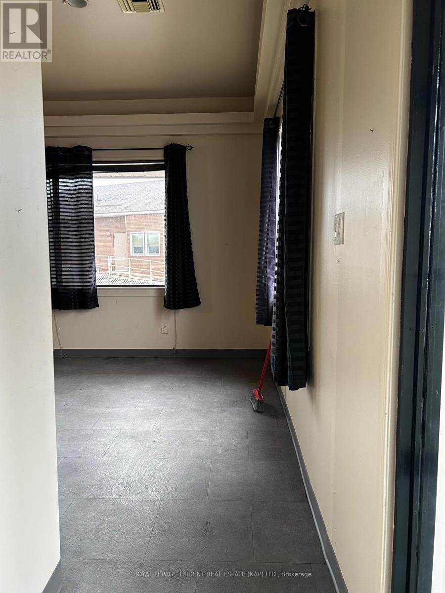 main entrance - 98 Government Road W, Kapuskasing, ON