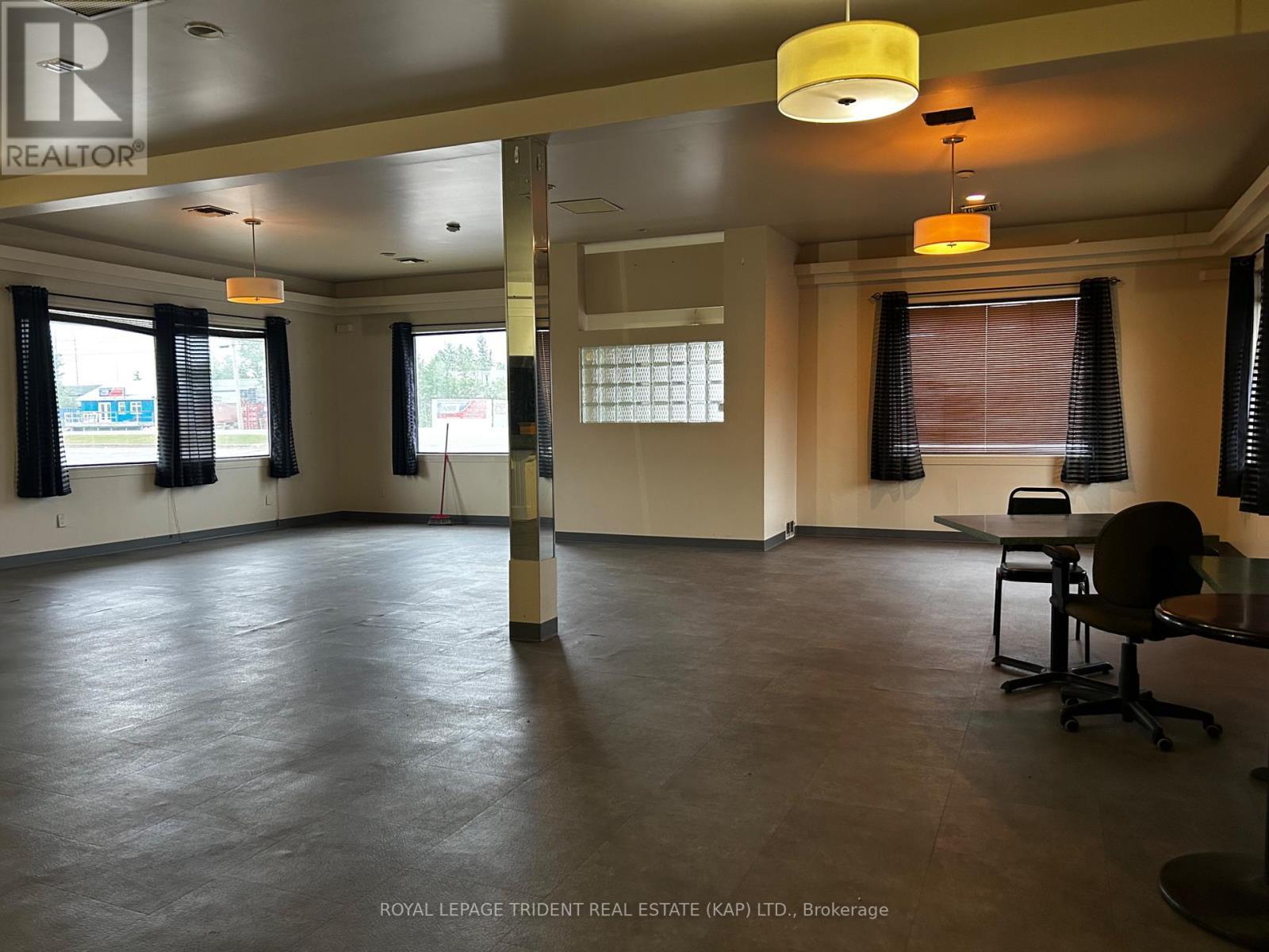 interior - 98 Government Road W, Kapuskasing, ON