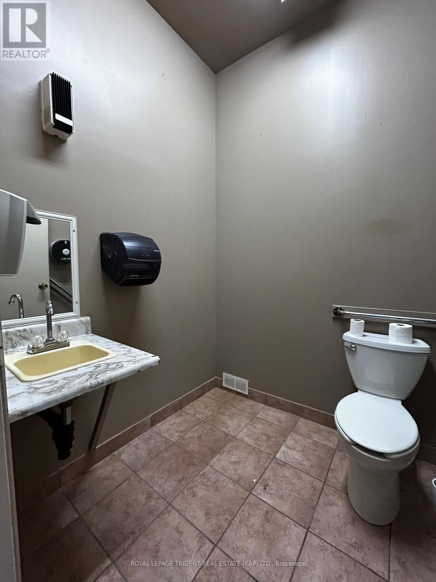 Bathroom 1 - 98 Government Road W, Kapuskasing, ON