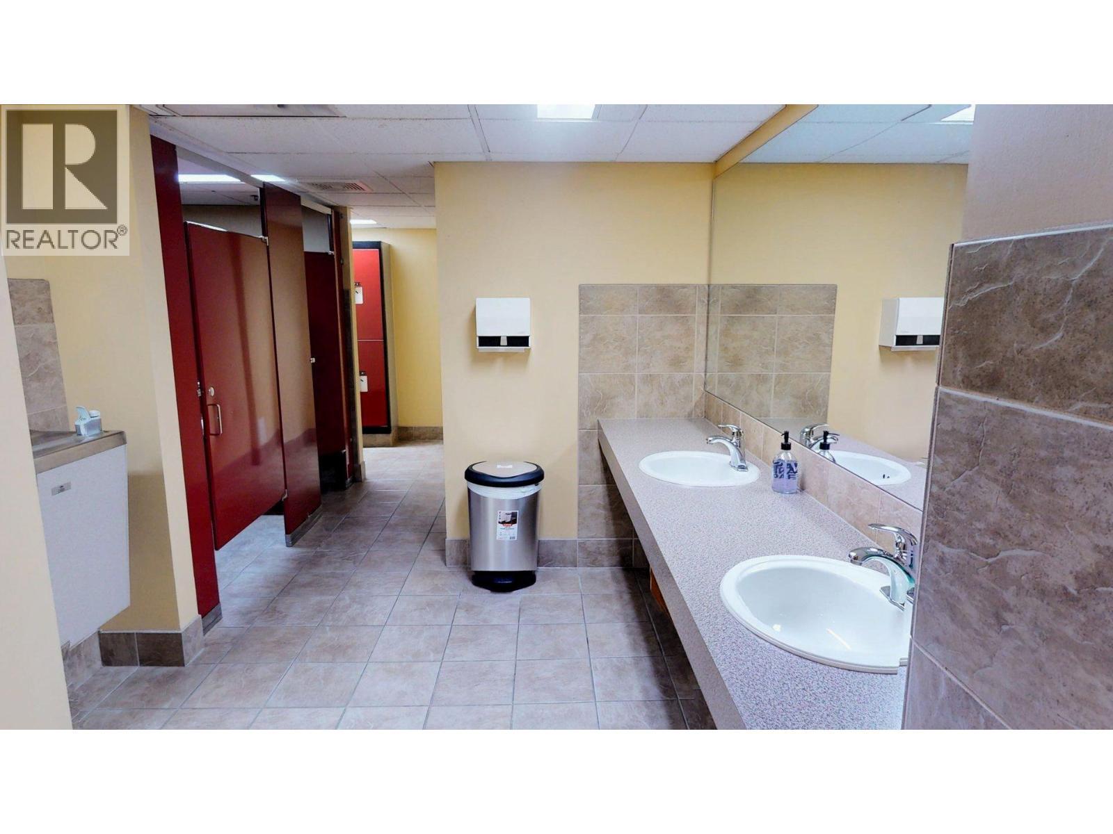 701 14A Crescent Unit# 213 I, Invermere, BC - Indoor Photo Showing Bathroom