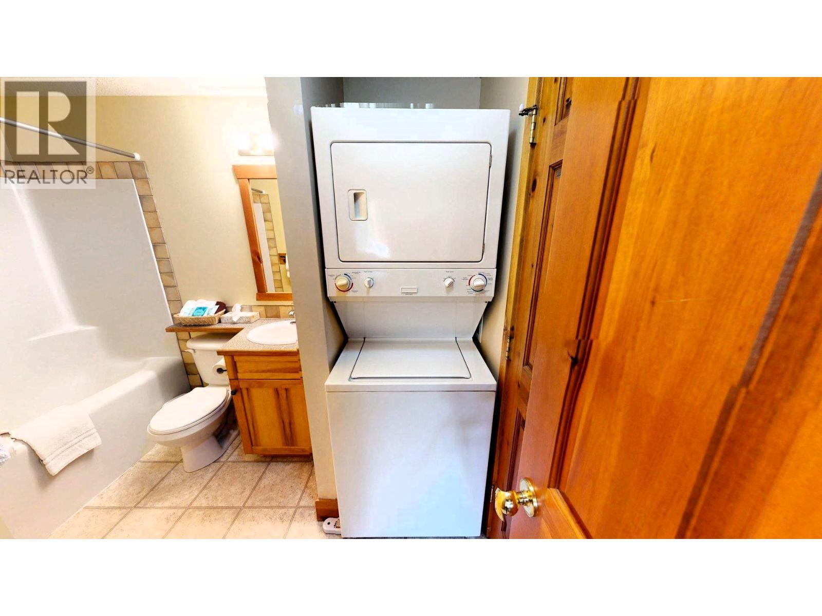 701 14A Crescent Unit# 213 I, Invermere, BC - Indoor Photo Showing Laundry Room