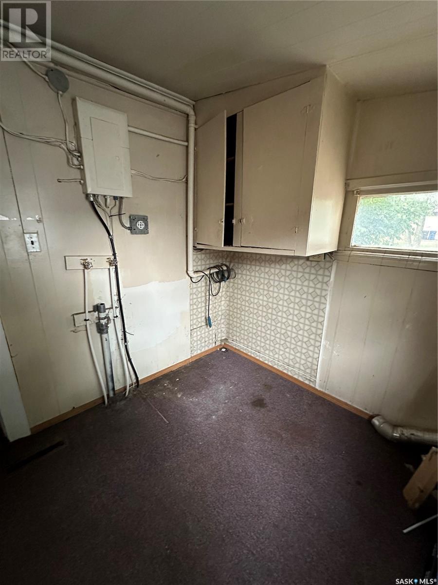 3360 Rutland Avenue, Gull Lake, SK - Indoor